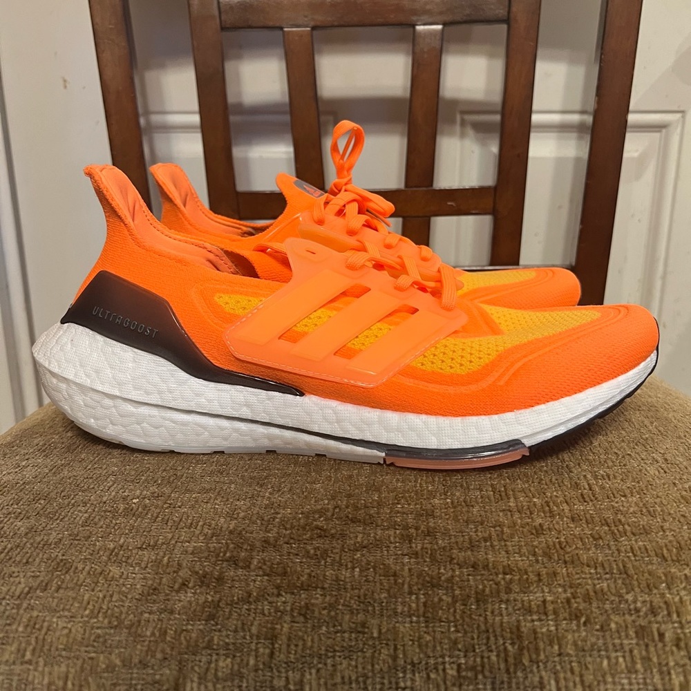 Brand New men’s adidas ultra boost 21 size 9.5